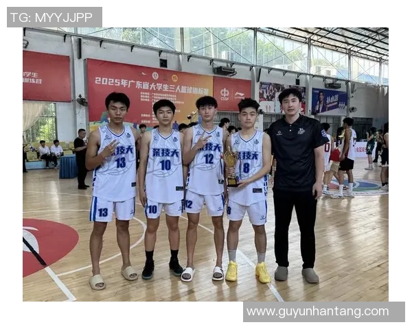 深圳篮球队的意识提升与团队合作的重要性探讨
